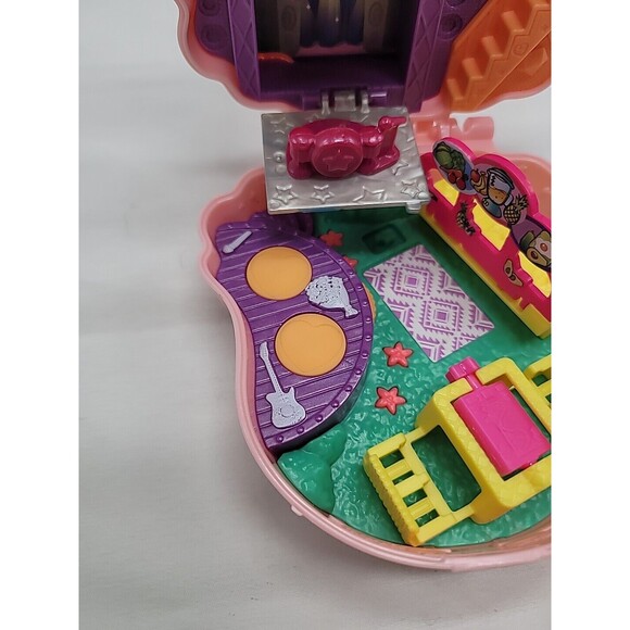 Polly Pocket Micro Llama Music Party Compact with Stage - Picture 13 of 16